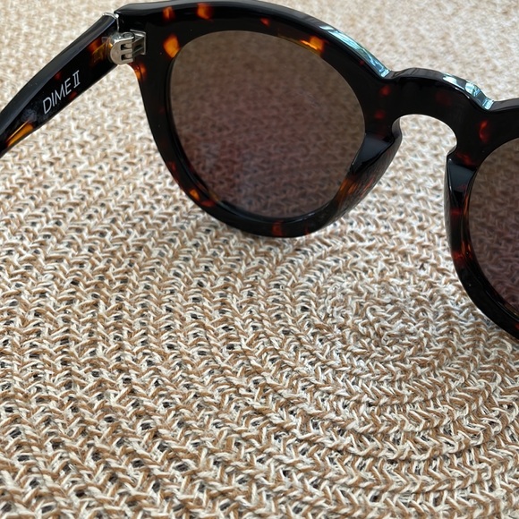 DIFF Dime II Sunglasses - Picture 3 of 3